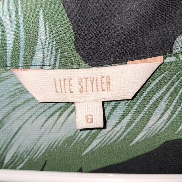 Leaf Print Sheer Blouse - Black and Green - Picture 3 of 3